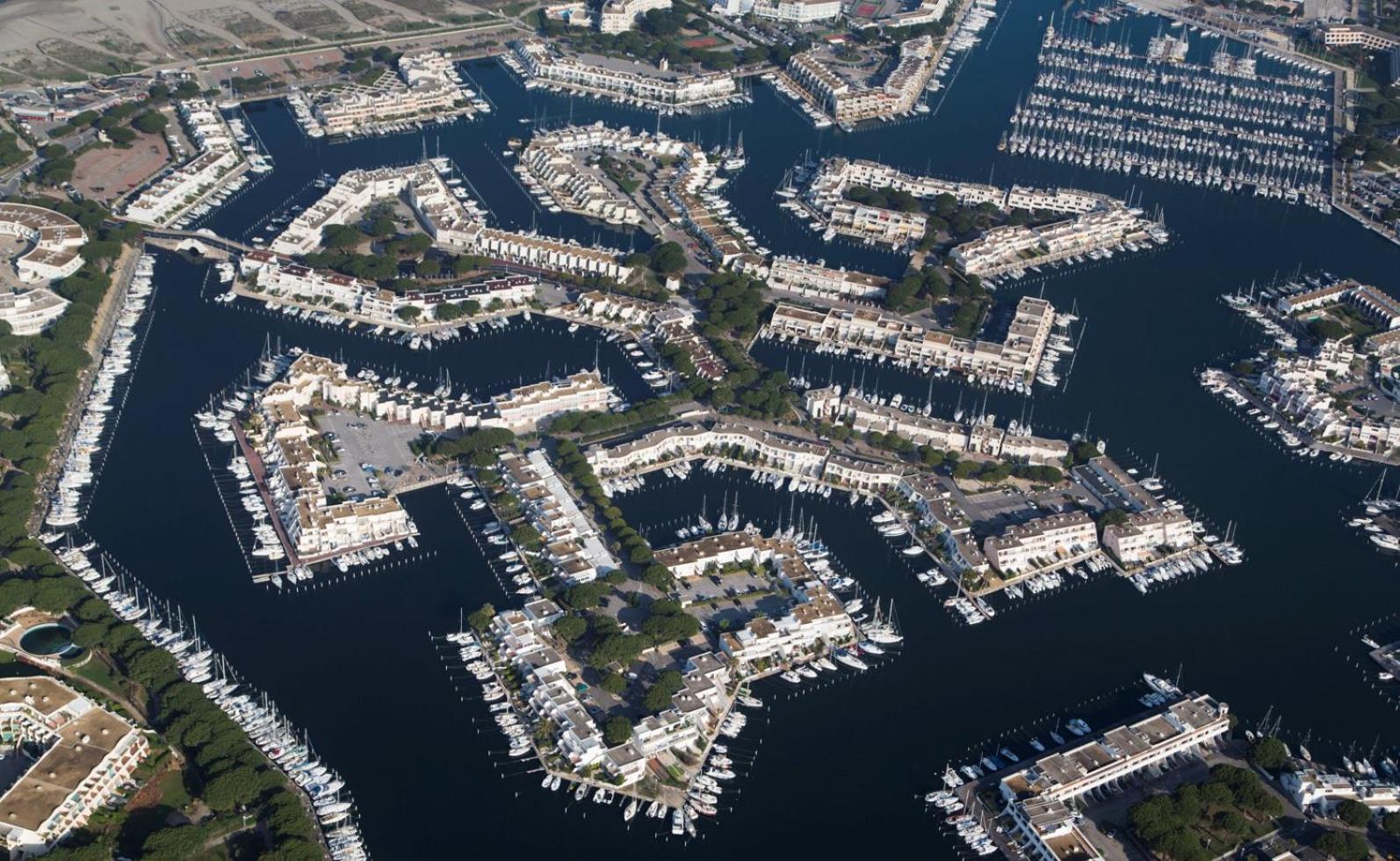 Centre Ville & Plage A 200M - Clim - Parking Prive - Netflix Le Grau-du-Roi Exterior foto
